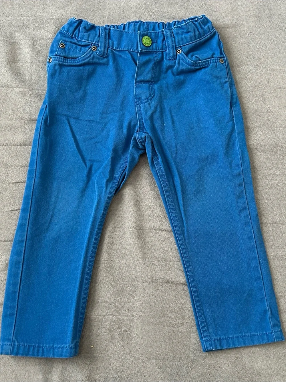 Boys size 18-24 bundle of pants, long sleeved shirts, shorts. Baby Gap, H&M